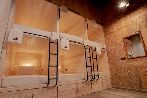 Hostels in Sri Lanka 19 235075032