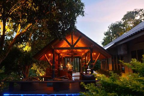 Hostels in Thailand 15 808fa7c492ec57a5c230a1aeae924a5a