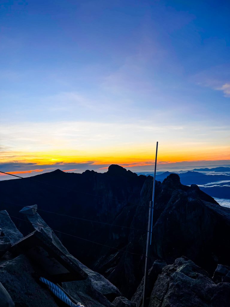 Doen: beklim Mount Kinabalu! 10 Sunrise Mount Kinabalu Borneo