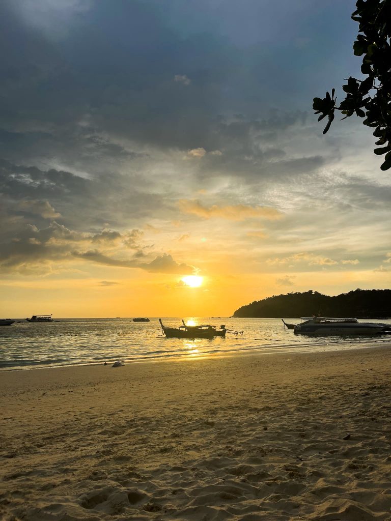 De 5 leukste activiteiten in Koh Lipe 8 Sunset beach Koh Lipe