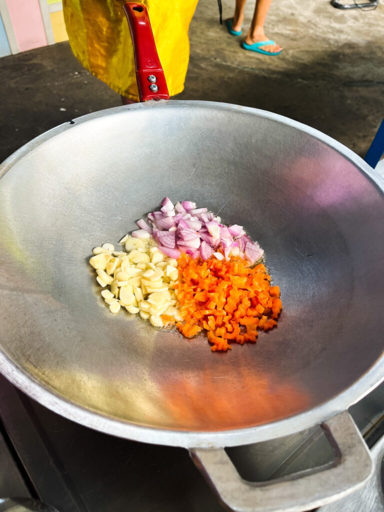 Cooking class in Bangkok: this is what you want to do! 3 Curry paste making cooking course Bangkok