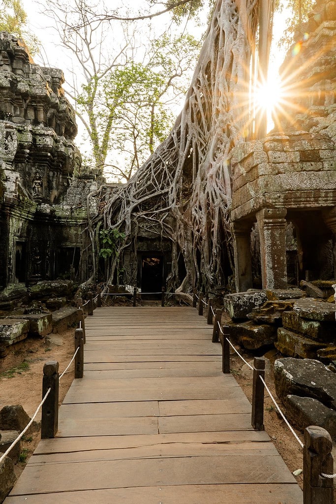 Travel itinerary Cambodia in 2 weeks 2 Beautiful temple Angkor Wat