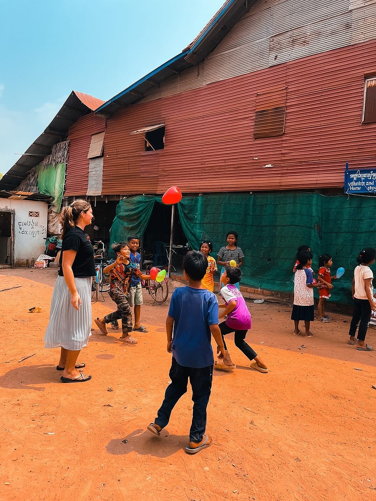 Dit moet je weten voor je naar Cambodja gaat: 8 belangrijke feiten 13 Spelen met de kinderen Vrijwilligerswerk in Cambodja