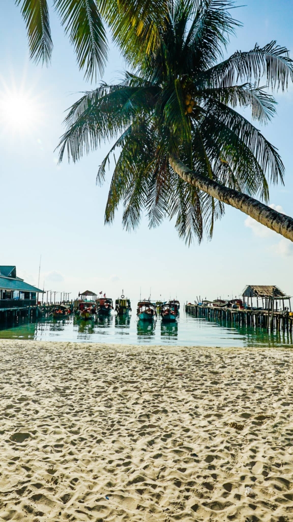 Wat te doen op Koh Rong: de 5 Leukste activiteiten + alle stranden 4 Strand op Koh Rong