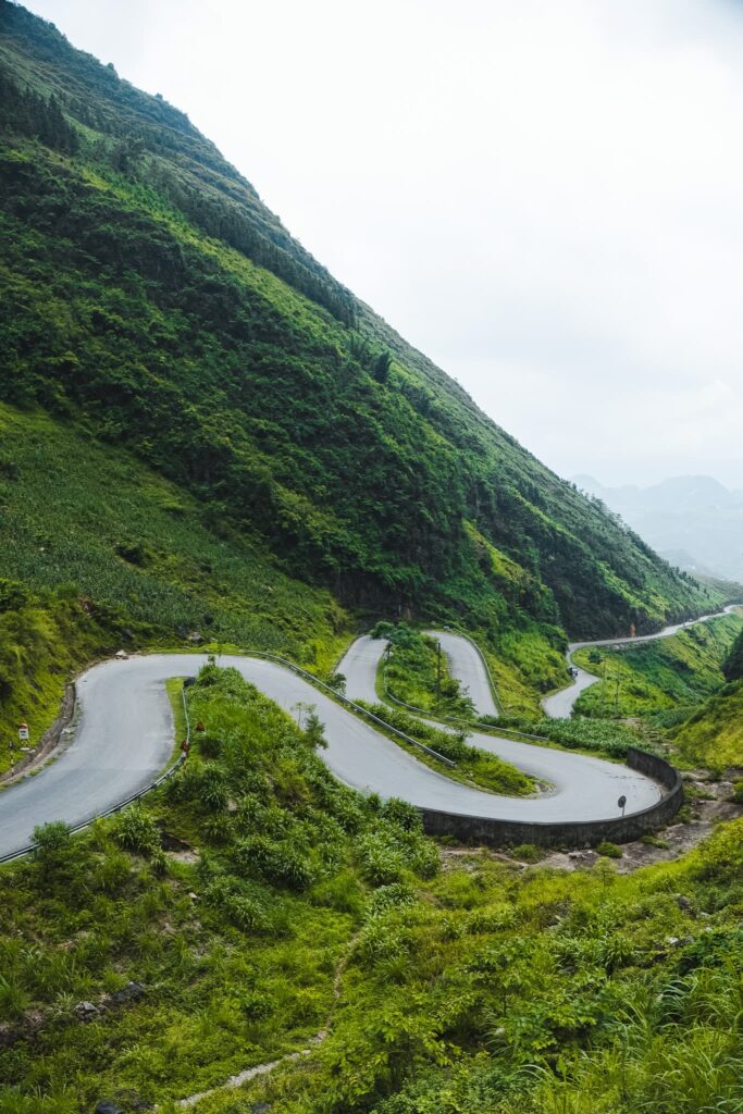 Vietnam travel itinerary 4 weeks 30 Amazing mountain road