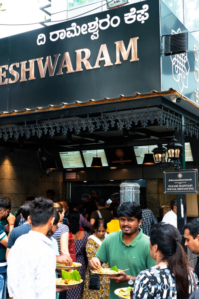 Wat te doen in Bangalore: een dag vol activiteiten 1 Indian food stall Bangalore