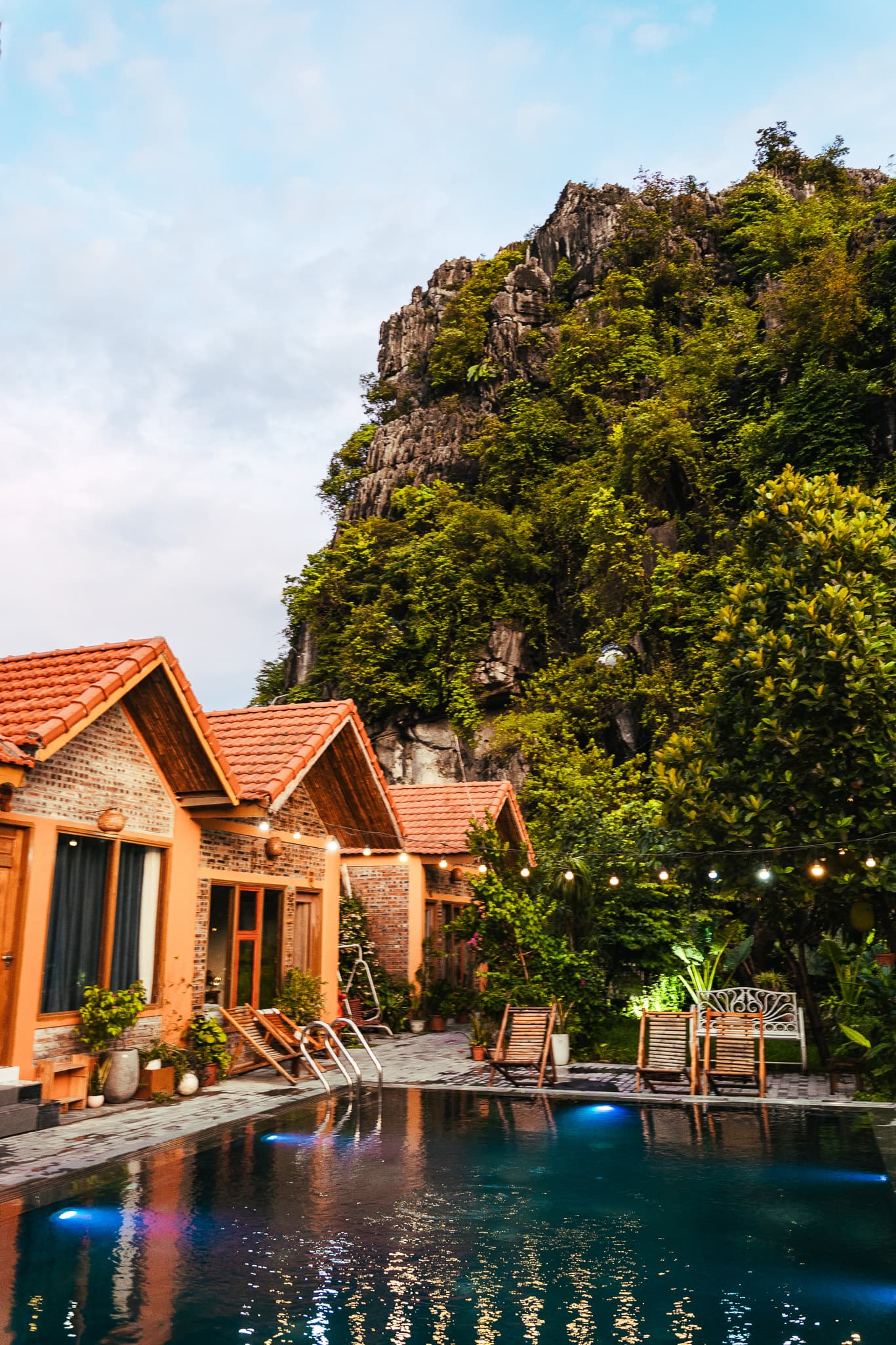 Vietnam travel itinerary 4 weeks 24 Tam Coc Mountain Bungalow pool