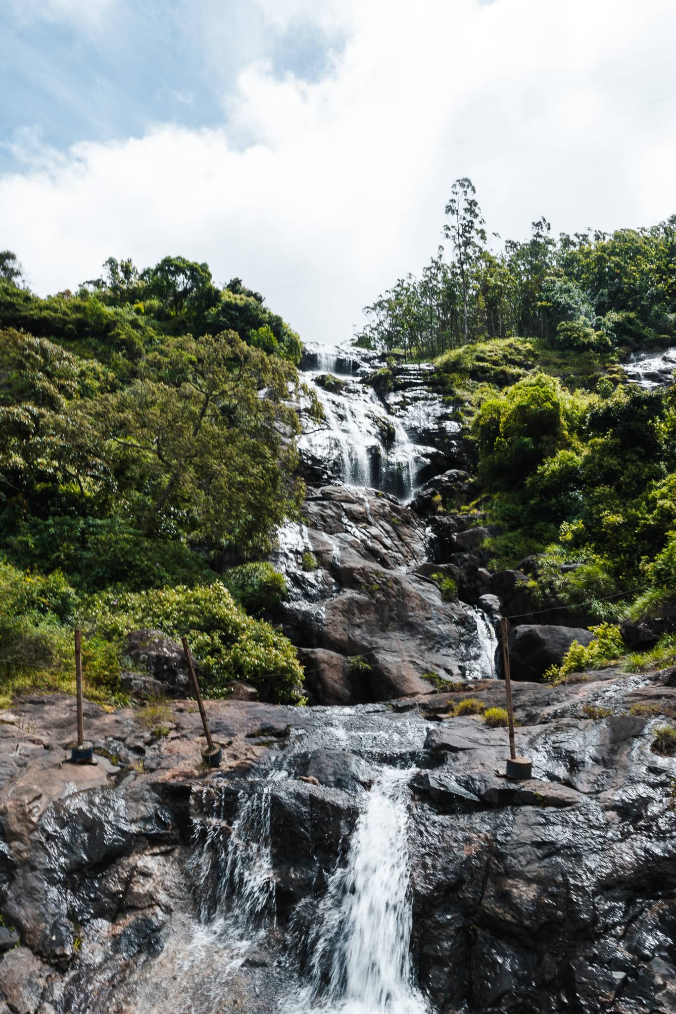 Ontdek Munnar in India: theevelden en prachtige uitzichten 9 Waterfall Munnar